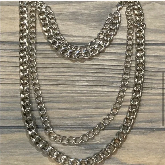 Stella & Dot | Versatile Timeless Elegance⚔️SILVER LUXE Curb Chains Reti… - Picture 11 of 13